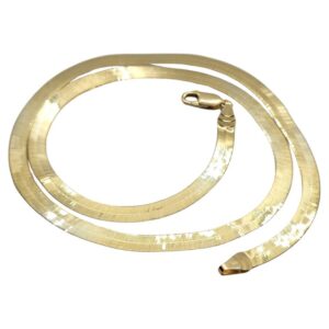 backside of the gold herringbone chain